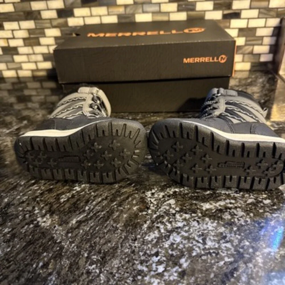 NIB Merrell Snow Crush 2 .0 Water Proof Black Grey snow Boots Size 5M Toddler.
